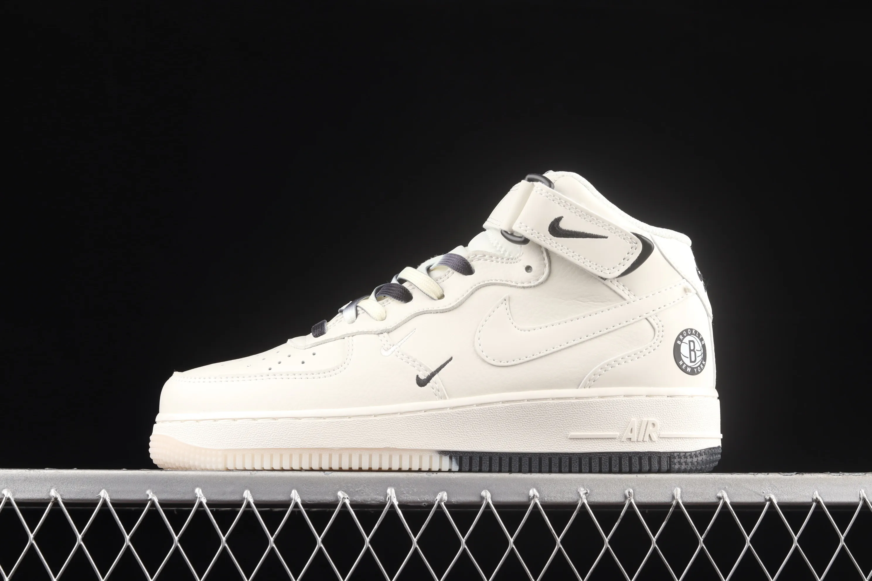 All categories Nk Air Force 1 Air Force series Nk Air Force 1 Mid Air Force mid-top Nk Air Force 1'07 Mid "Mi Black and White" Brooklyn Nets city limited Air Force One mid-top casual sneakers NT2969-013